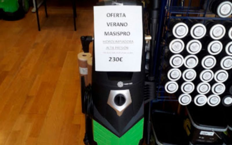 Maquinaria en oferta en interior de la tienda